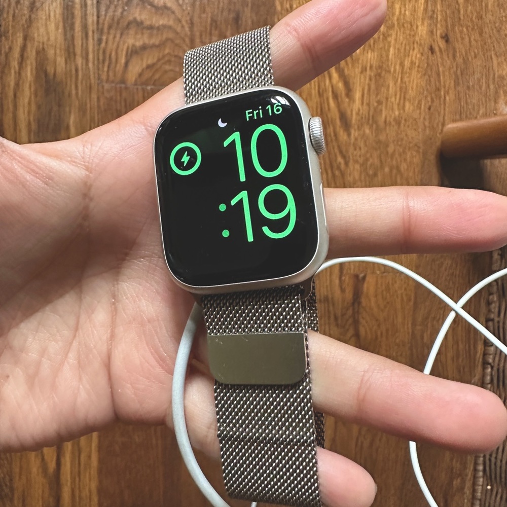 SOLD- Apple Watch Series 7 GPS, 41mm Starlight Aluminum Case